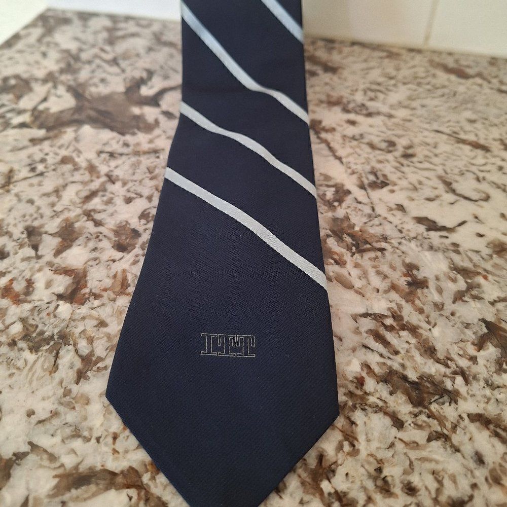 Givenchy Gentlemen for Carter Holmes Vintage 70s Blue men’s tie